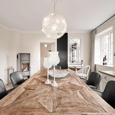 Semesterbostad Strandlöper Utersum